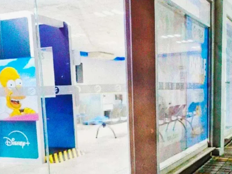 Mueren dos hombres en Puebla, uno en Farmacias Similares y el otro en Megacable