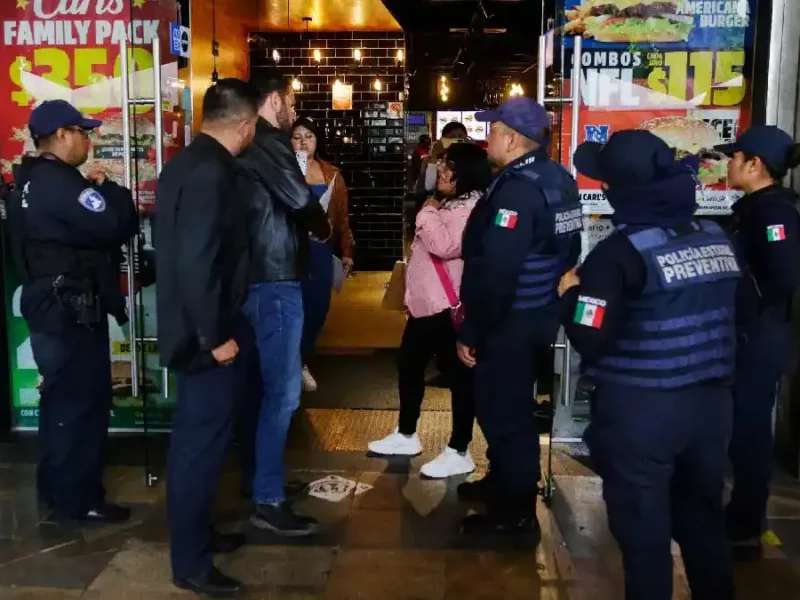 Por embargo, cierran Carl’s Jr. del Centro Histórico de Puebla