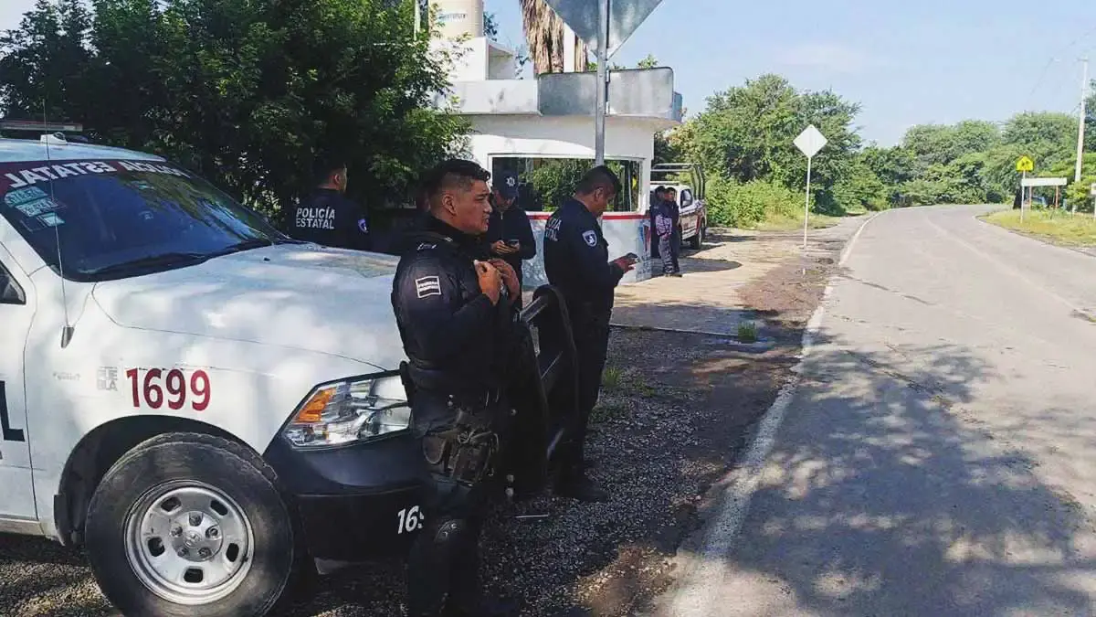Pobladores lincharon a presunto delincuente, retienen a sus cuatro cómplices en Tlapanalá, Puebla