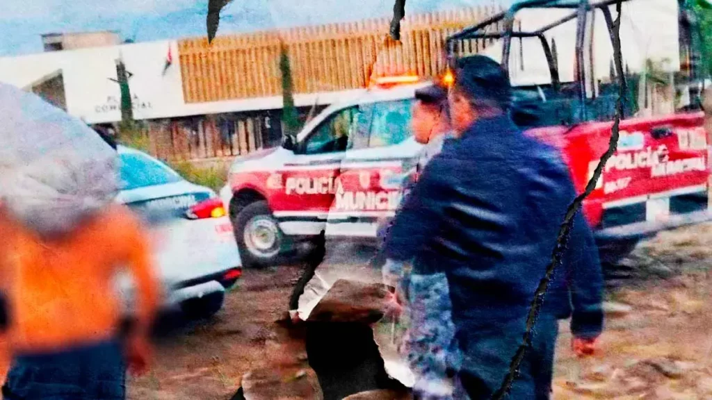 Pobladores de Nealtican detuvieron, golpearon y desnudaron a ladrones de aguacates; casi los linchan 