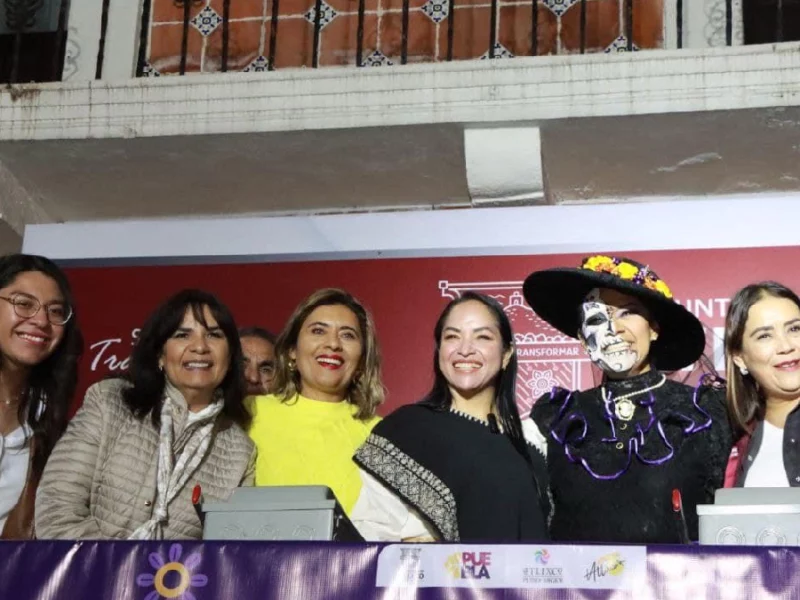 Con éxito, Ariadna Ayala inaugura el Valle de Catrinas en Atlixco