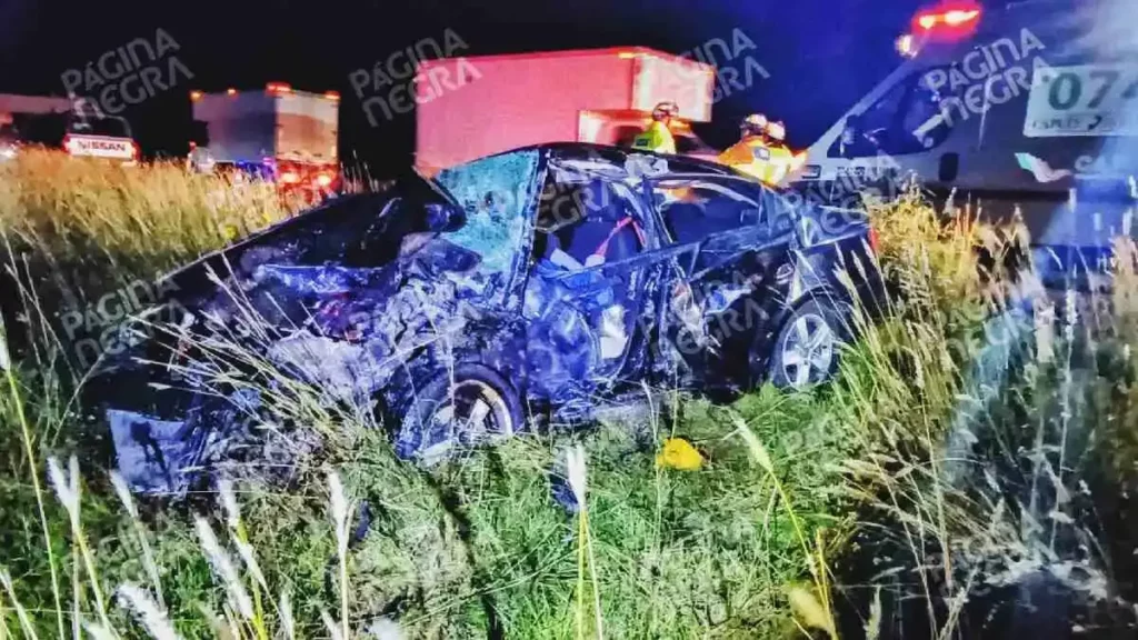 Choque frontal dejó dos conductores muertos y una mujer lesionada en Cañada Morelos, Puebla