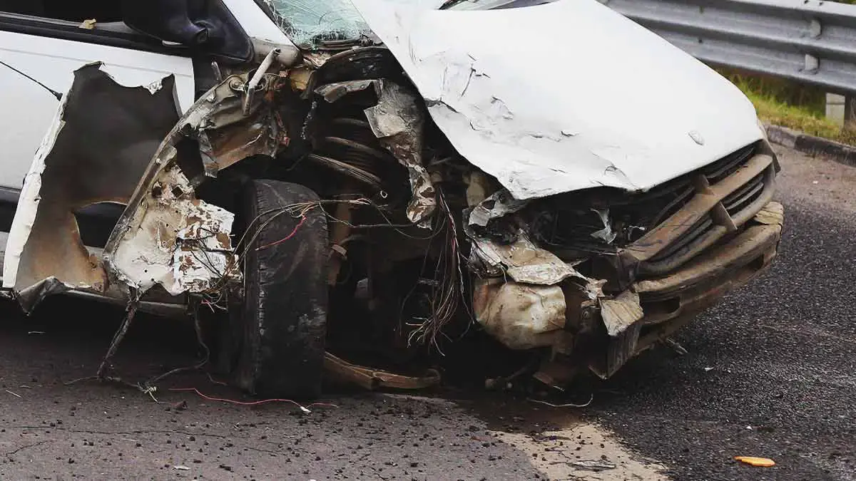 Conductor de camioneta murió tras chocar contra muro de contención en la autopista México-Puebla 