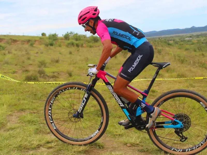 Diego Arias se prepara para el Campeonato Mundial de Ciclismo de Montaña Valais 2025