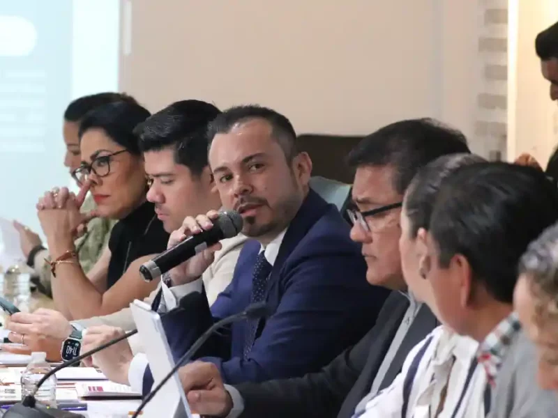 Avala Comisión del Congreso reformas a la Constitución federal, en materia de vías y transporte ferroviario