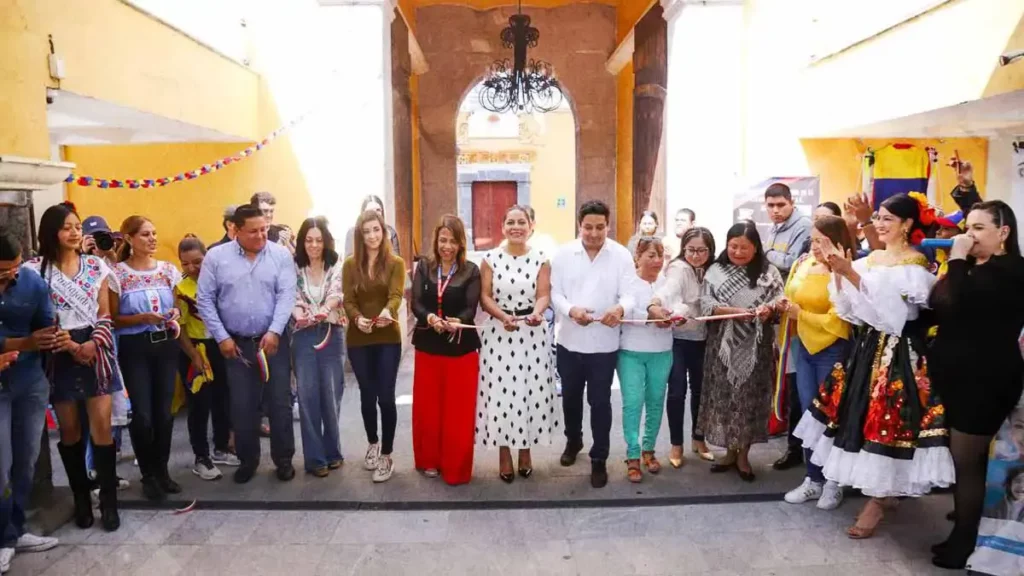 Lupita Cuautle inaugura el Festival Colombia en San Andrés Cholula