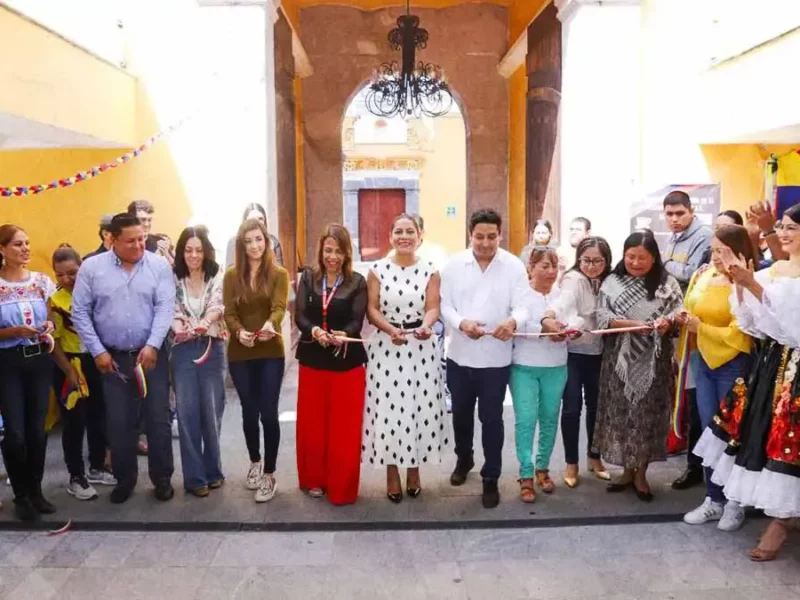 Lupita Cuautle inaugura el Festival Colombia en San Andrés Cholula