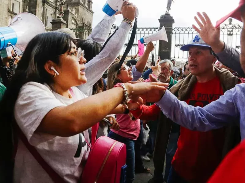 Trabajadores del Poder Judicial protestaron en mitin de Gerardo Fernández Noroña en Puebla  