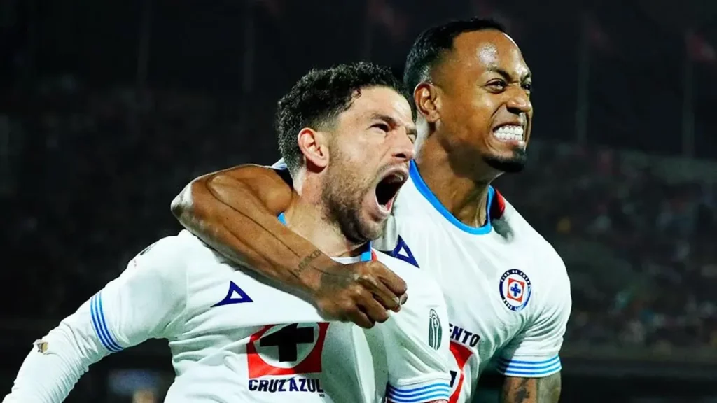 Cruz Azul vence a Pumas en el Apertura 2024; buscan récord de puntos