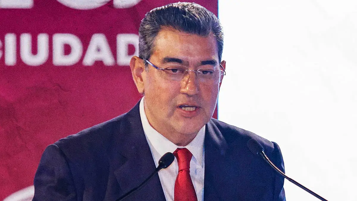 Sergio Salomón Céspedes pide a ayuntamientos respetar la Ley de Imagen Institucional de Puebla  