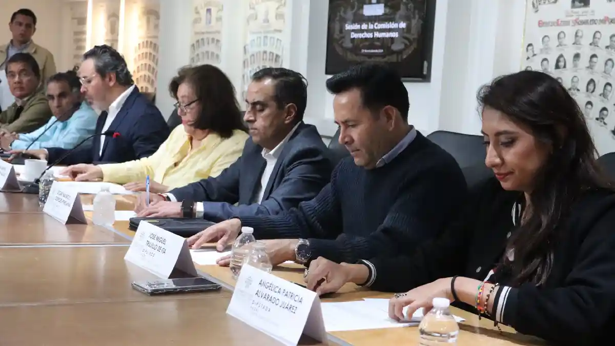 Avala Comisión del Congreso lista con 12 aspirantes a la presidencia la CDHE que cumplieron requisitos