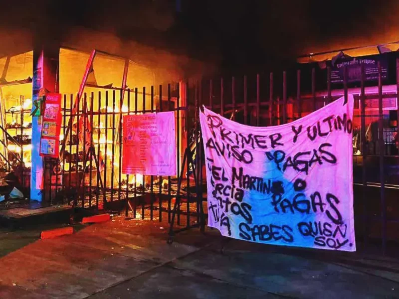 Incendian locales de Plaza La Floresta en Cholula, se negaron al “cobro de piso” 