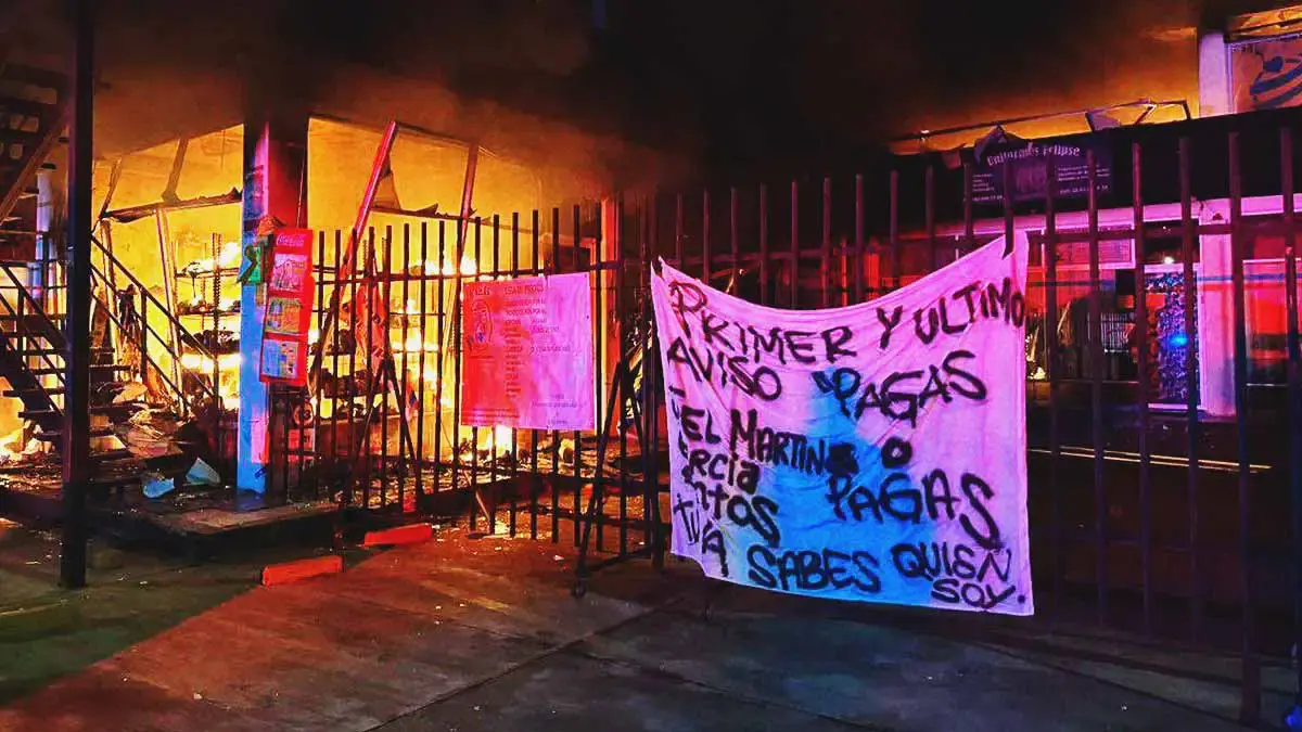 Incendian locales de Plaza La Floresta en Cholula, se negaron al “cobro de piso” 