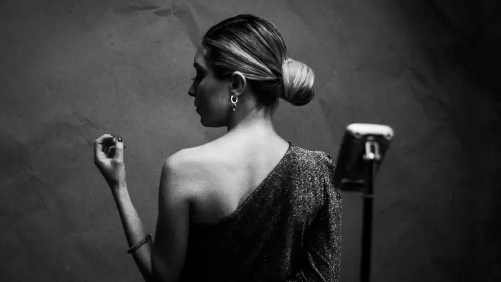 Clau Quintero lanza su nuevo sencillo “Salgamos de Aquí”, inspirado en su experiencia personal