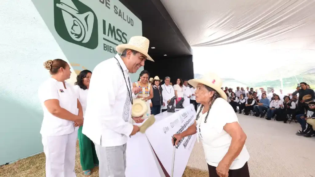 Con construcción de centro de salud, gobierno de Sergio Salomón promueve la igualdad