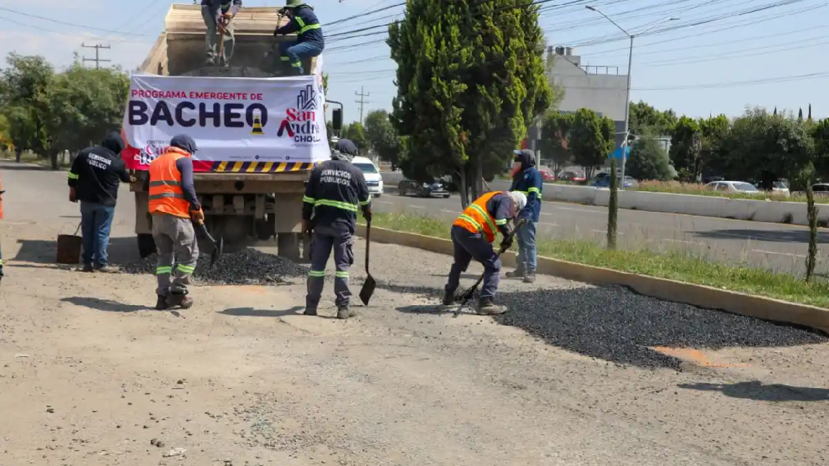 Arranca Lupita Cuautle con el programa emergente de bacheo