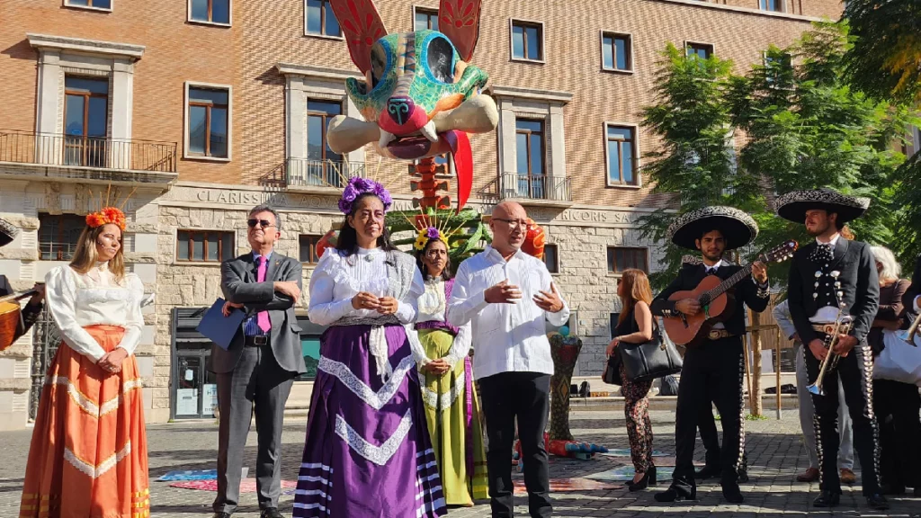 El mundo conoce a Atlixco por el Valle de Catrinas: Ariadna Ayala devela esculturas en Italia
