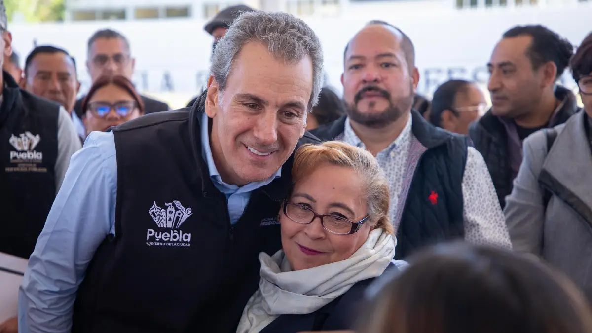 Acude Pepe Chedraui a jornada de mantenimiento integral en la Plaza Principal de Agua Santa