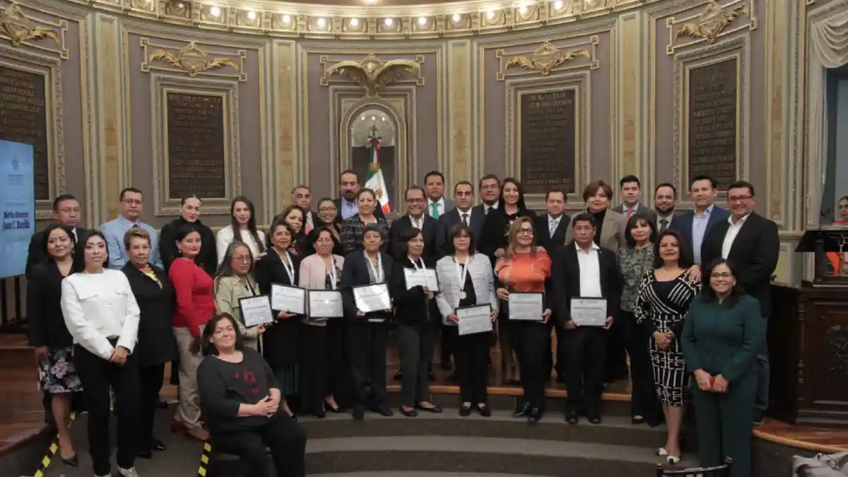 Entrega Congreso del Estado Medalla al Mérito Docente “Juan C. Bonilla”