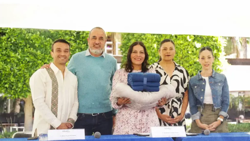 Lupita Cuautle presenta la cuarta edición de los programas “Abrigo Solidario” y “Canasta Navideña”
