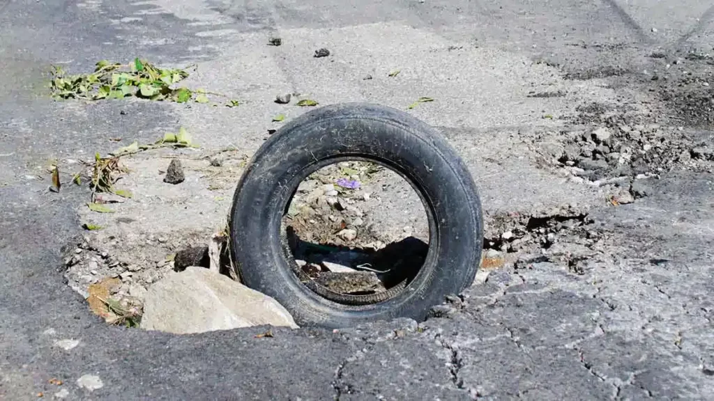 "Baches en calles de Puebla afectan calidad del aire": especialistas de Upaep