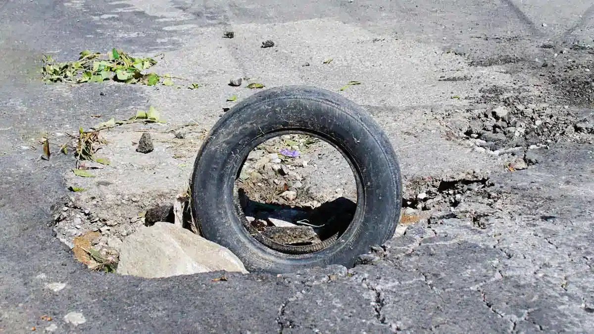 "Baches en calles de Puebla afectan calidad del aire": especialistas de Upaep