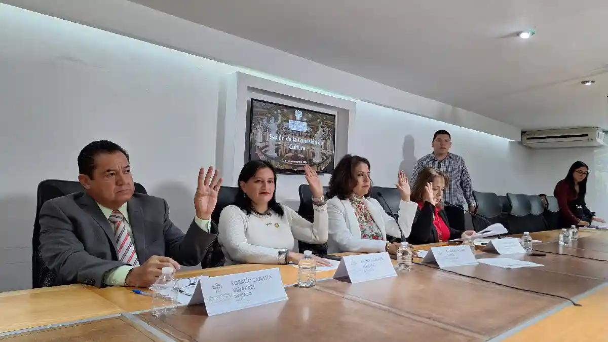 Aprueba Comisión del Congreso reconocimiento a mujeres con “Medalla Ángeles Espinosa Yglesias”