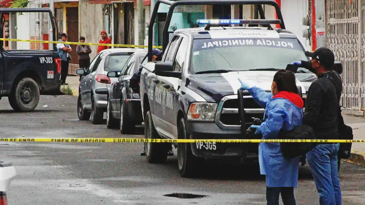 Por aparente intoxicación, pareja murió en el baño de su casa en Puebla