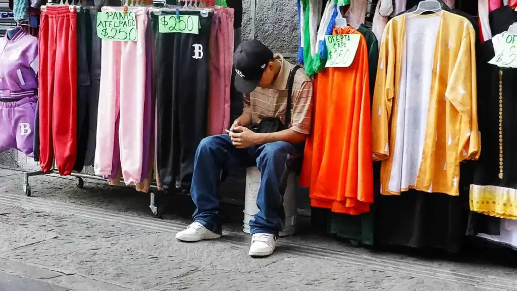 Ambulantes permanecerán en el Centro Histórico de Puebla, tras acuerdo con ayuntamiento