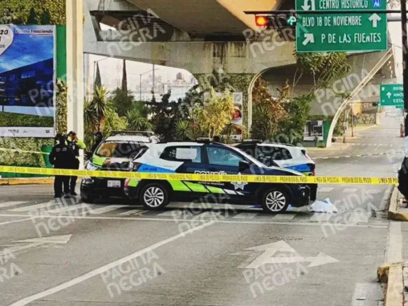 Mujer se quita la vida arrojándose del puente de la Calzada Ignacio Zaragoza en Puebla