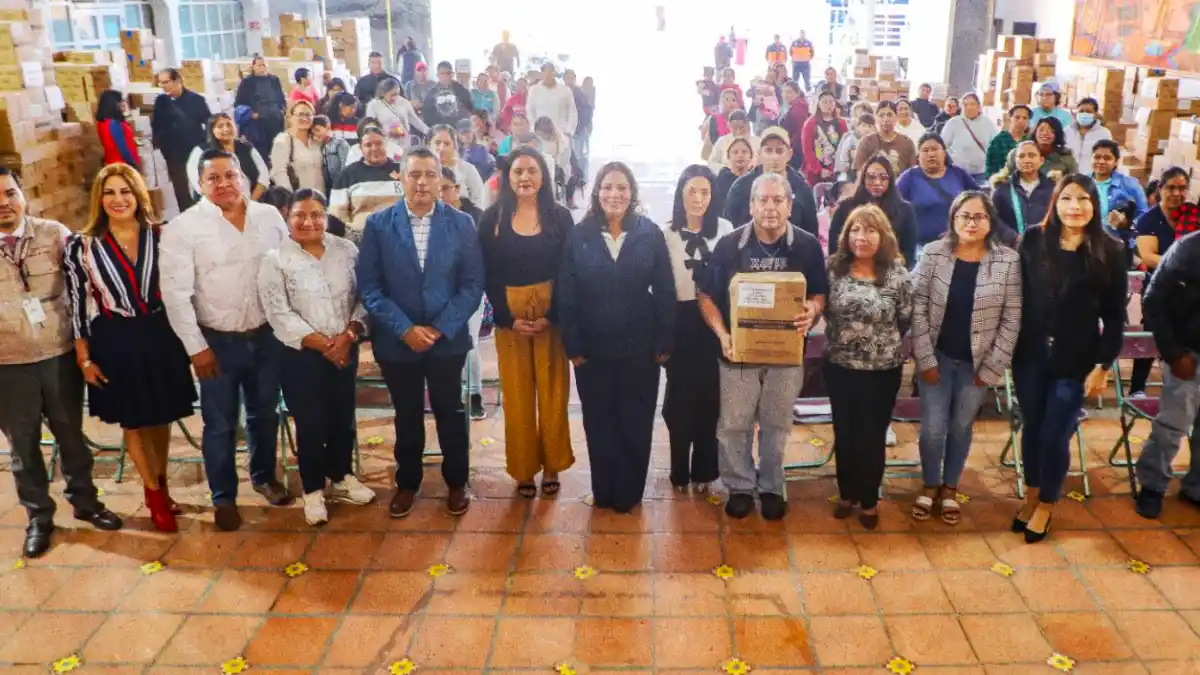 Entrega Lupita Cuautle desayunos escolares a escuelas primarias
