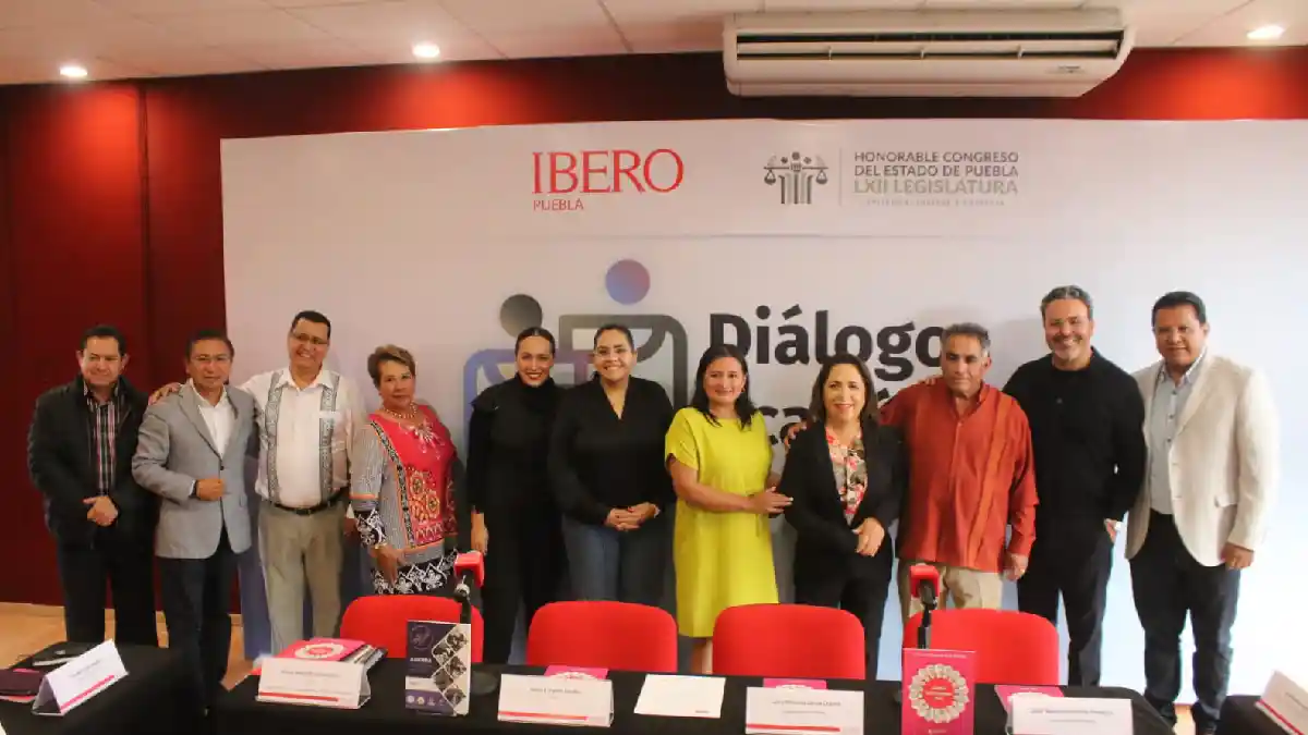 Participan diputadas y diputados en "Diálogos Académicos por Puebla", en la UIA