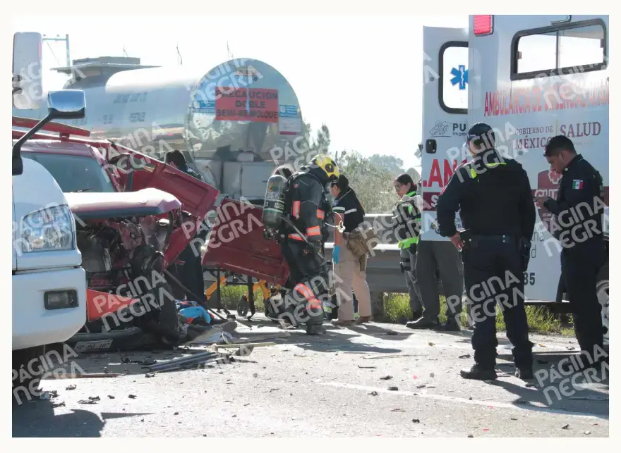 Choque múltiple dejó dos muertos y nueve personas heridas en la autopista Puebla-Orizaba