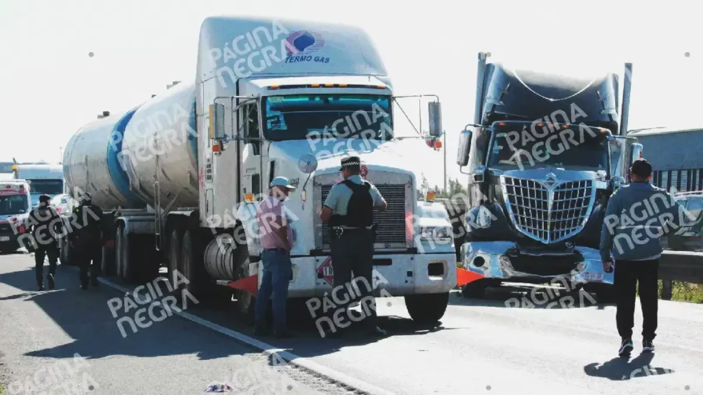 Choque múltiple dejó dos muertos y nueve personas heridas en la autopista Puebla-Orizaba