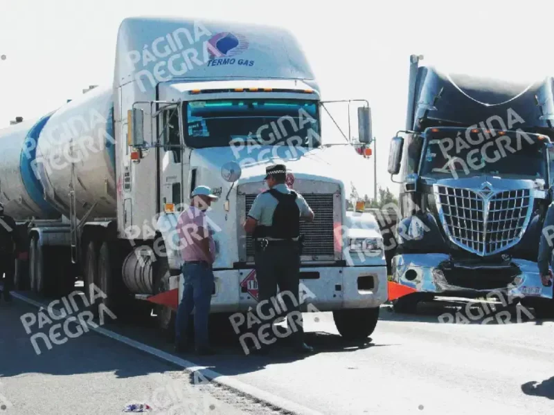 Choque múltiple dejó dos muertos y nueve personas heridas en la autopista Puebla-Orizaba