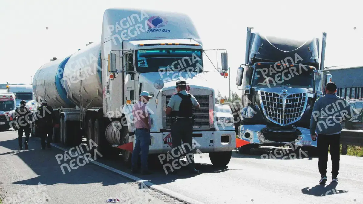 Choque múltiple dejó dos muertos y nueve personas heridas en la autopista Puebla-Orizaba