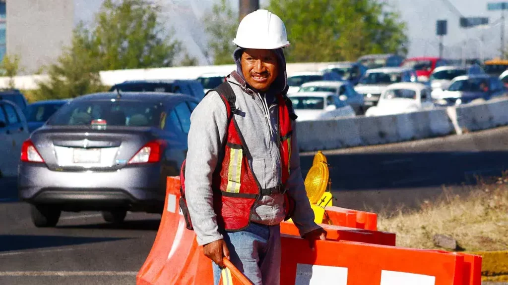 Anuncian cierres viales en noviembre por obras de distribuidores en Puebla 