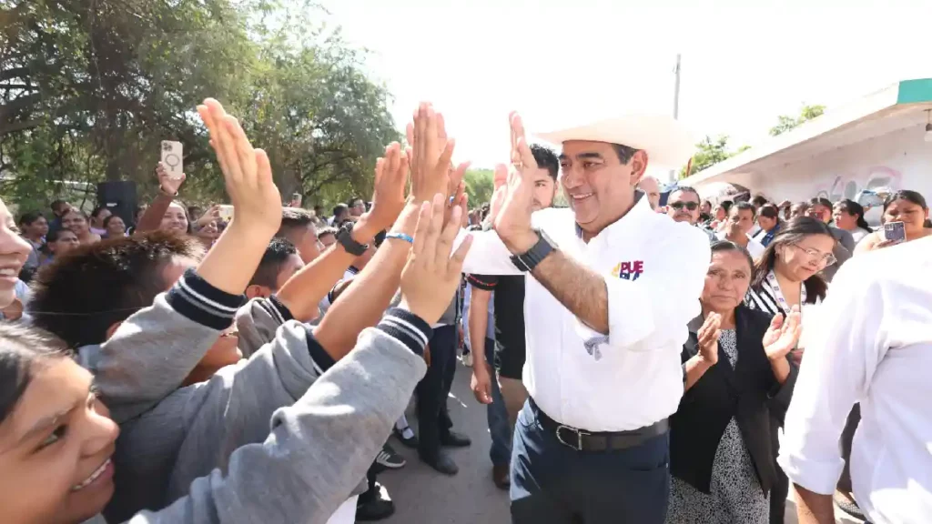Con techados en escuelas, gobierno de Sergio Salomón contribuye a cuidar salud de estudiantes