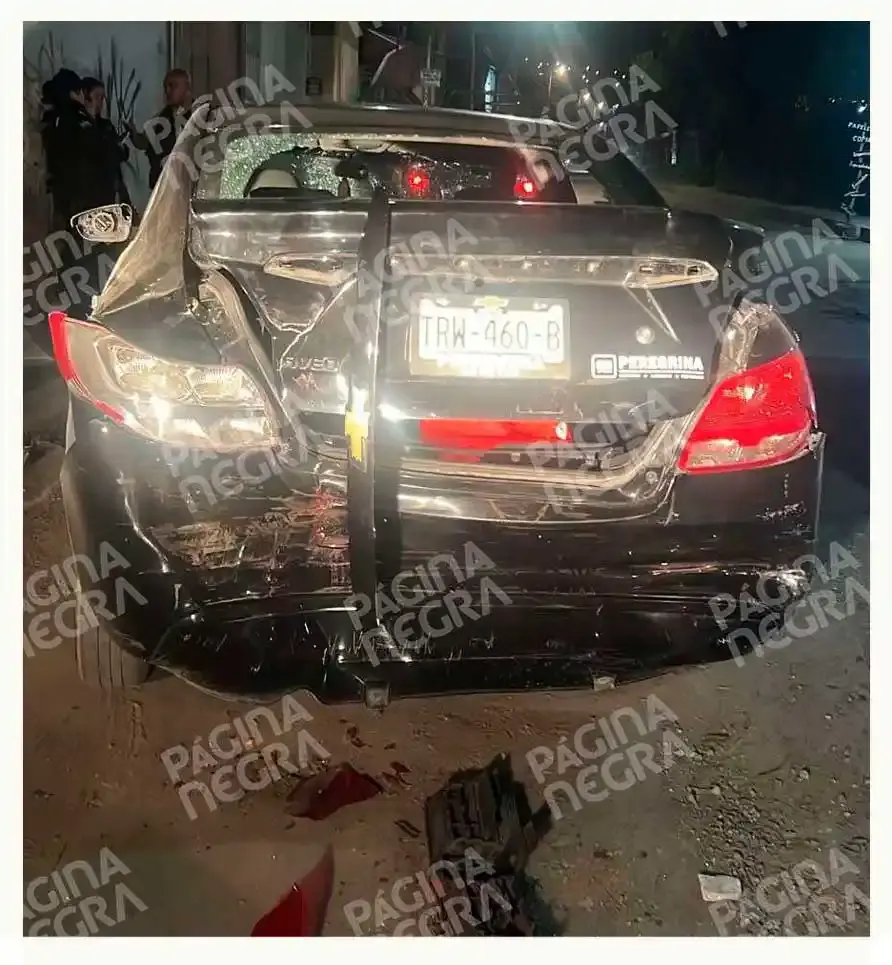 Persecución y balacera dejó hombre herido y un auto dañado en Lomas Flor del Bosque, Puebla