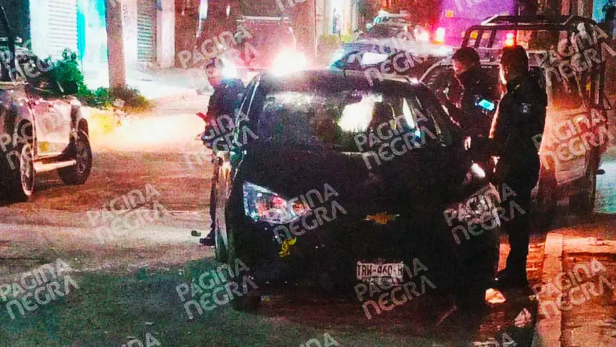 Persecución y balacera dejó hombre herido y un auto dañado en Lomas Flor del Bosque, Puebla