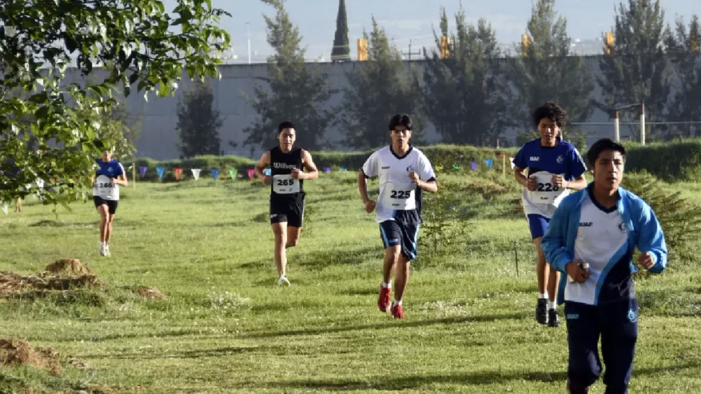 Celebra la BUAP el Campeonato Universitario de Campo Traviesa