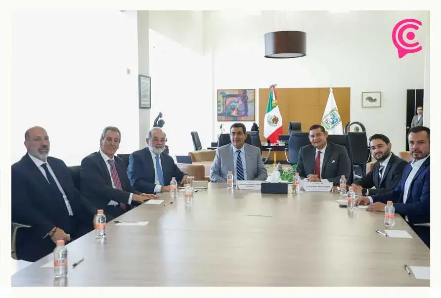 El empresario Carlos Slim se reúne en Puebla con Sergio Salomón Céspedes