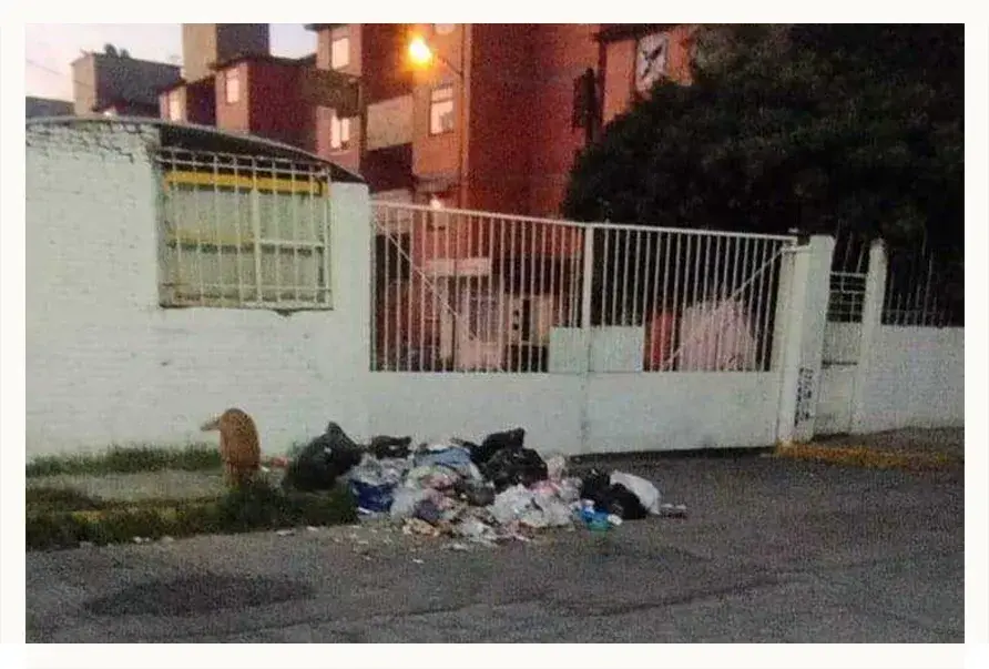 Basura inunda calles de Cuautlancingo; administración de Omar Muñoz no da respuesta 