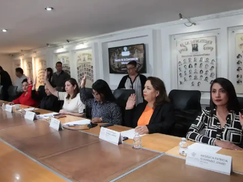 Define Comisión del Congreso procedimiento para entrega de la medalla al mérito docente