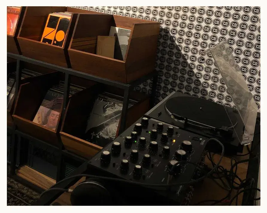 Conoce las tiendas de música más originales en Puebla; ofertan desde vinilos hasta accesorios