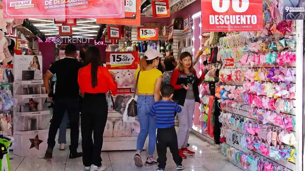 Ambulantes de Puebla respetan segundo día del Buen Fin 2024