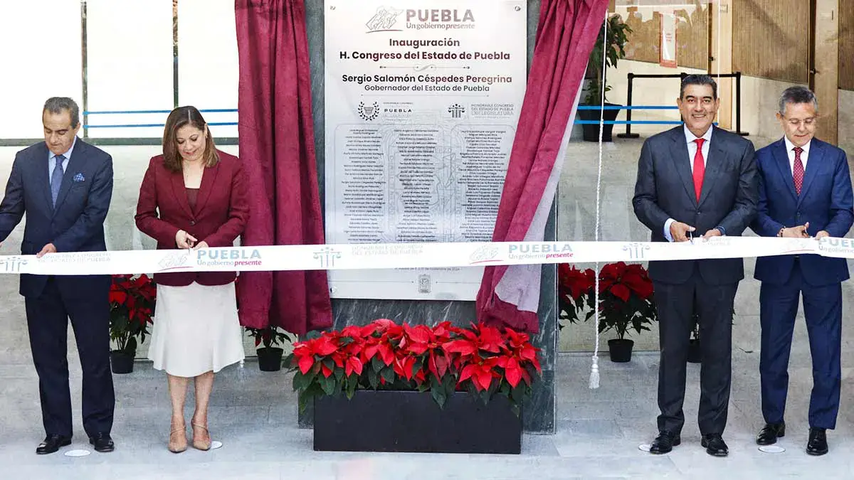 Sergio Salomón Céspedes realiza la inauguración de la nueva sede del Congreso de Puebla