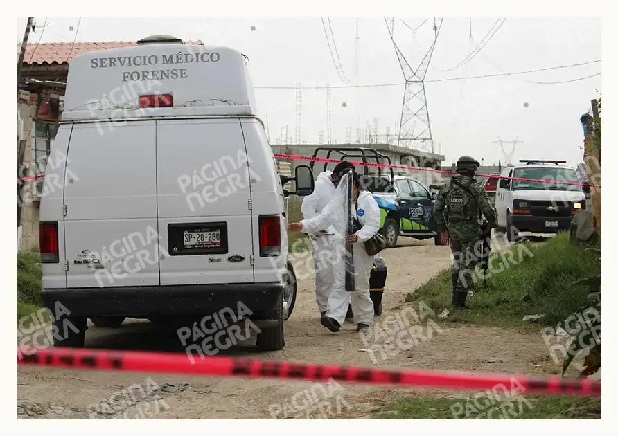 Incendian mototaxi con un cuerpo dentro en La Resurrección, Puebla