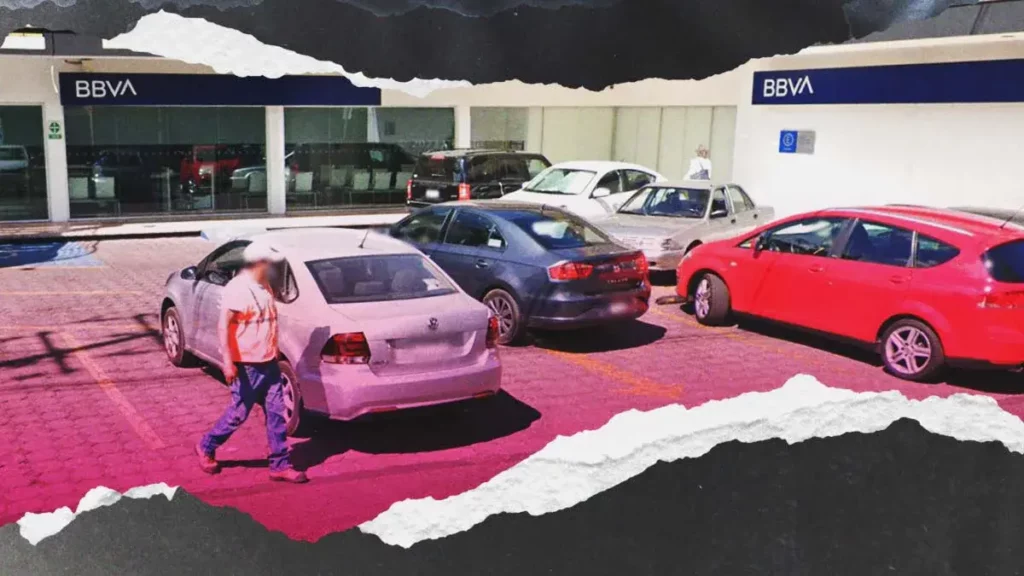 Asaltan a trabajadora de la tesorería municipal de Texmelucan en BBVA de Plaza Crystal