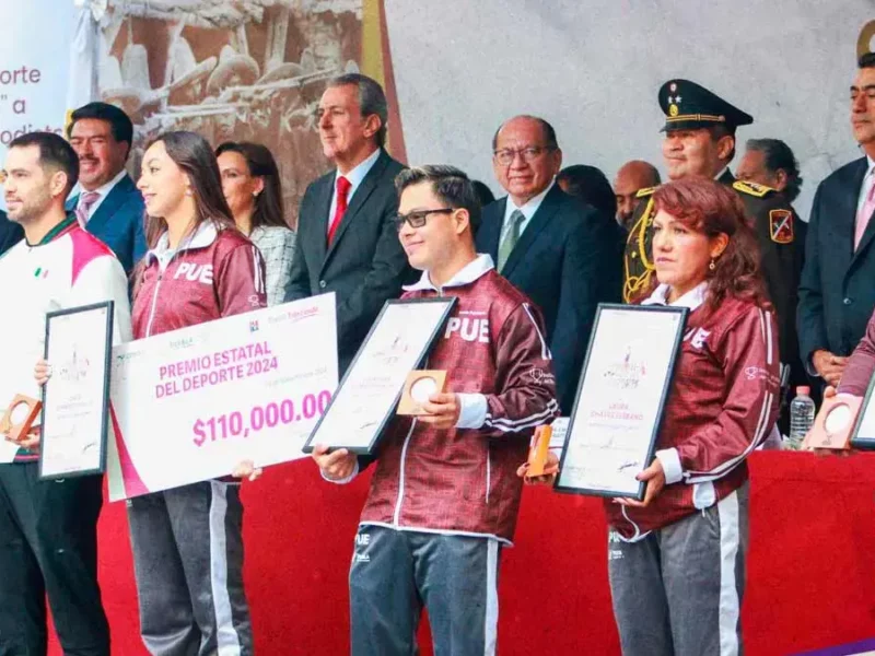 Ganadores del Premio Estatal del Deporte 2024 en Puebla reciben reconocimientos y estímulos económicos